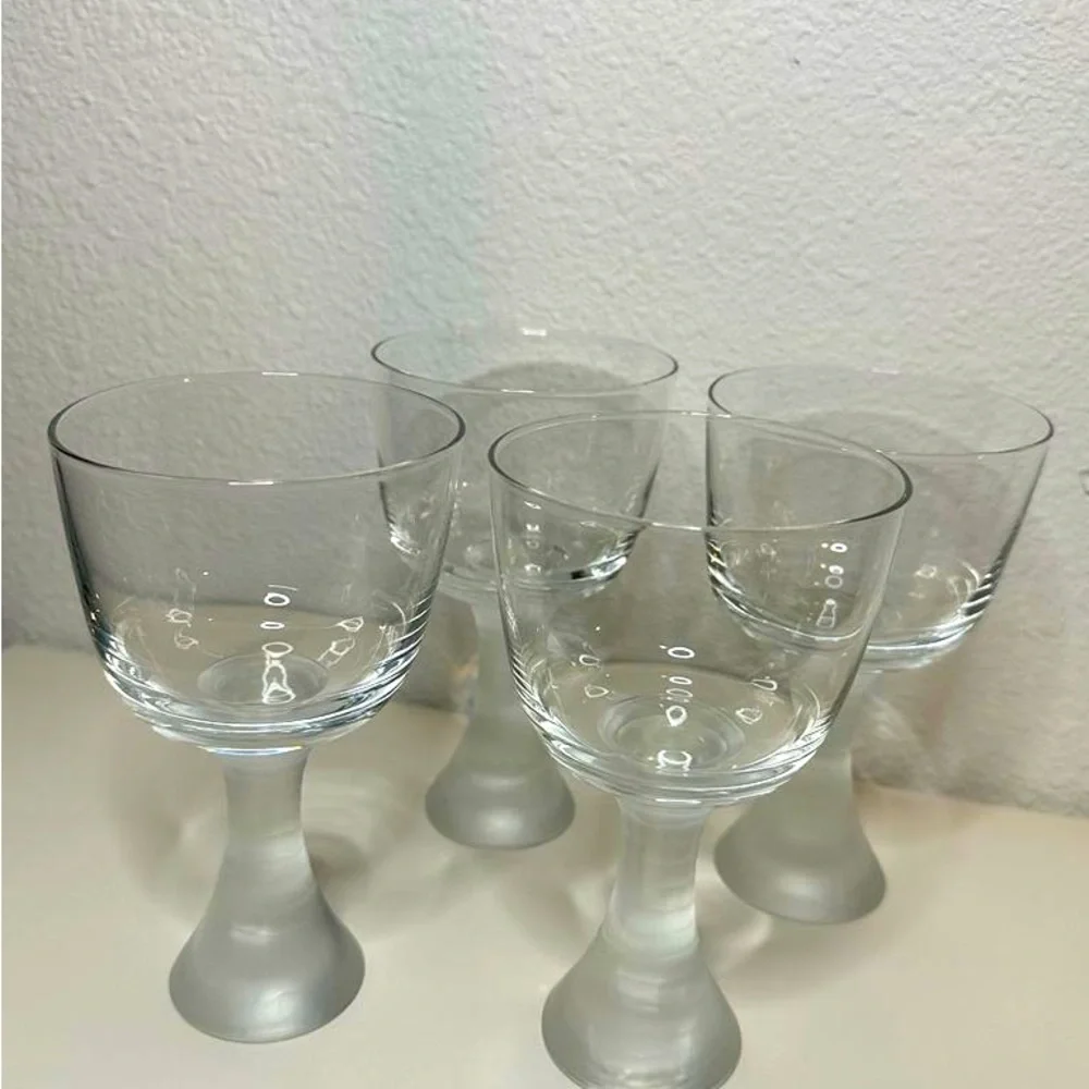 Vintage Retro Handblown Water Wine Glasses. With Frosted Pedestal Stem‎ Set Of 4